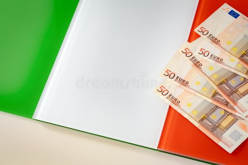 You are currently viewing انتقال پول از ایرلند به ایران به چه شکل است و از چه روشی انجام می شود