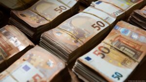 Read more about the article راهنمای جامع حواله آنلاین یورو از کشورهای اروپایی